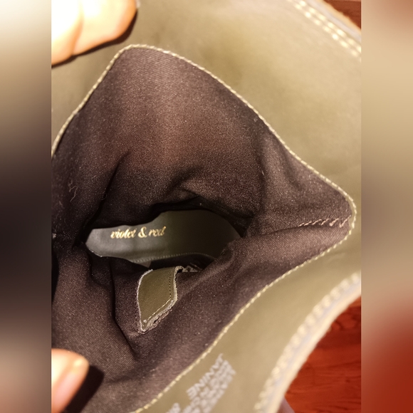 Violet & Red Boots - Picture 7 of 8